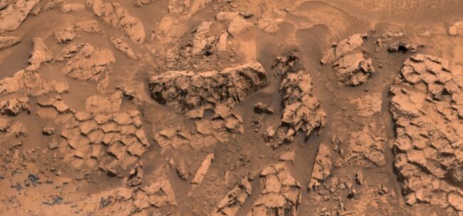 На Марсе есть камни в виде чешуи дракона, и это важное открытие. Фото.