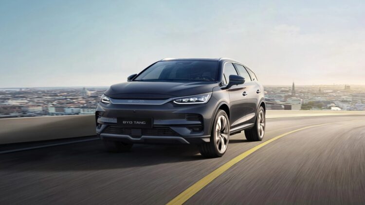 Электромобиль BYD Great Tang: запас хода до 950 км. Фото.