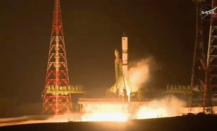 Россия отправила 3 тонны груза на МКС: почему так не могут США? Фото.