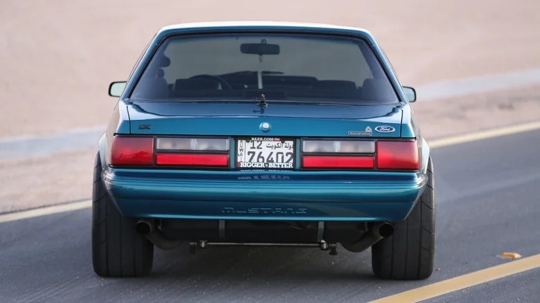 Ford Mustang Fox Body — машина, которую Ford чуть не похоронил, но её воскресили фанаты. Фото.