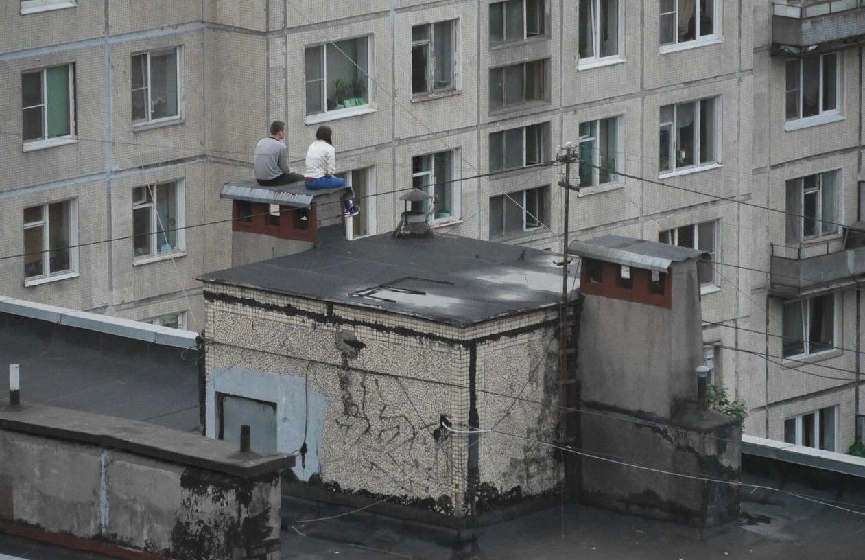 Через такой домик можно выйти на крышу. Источник изображения: micccp.com. Фото.