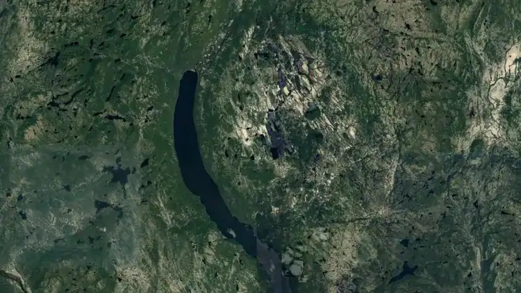 Вы заметили его на первом снимке? Фото.