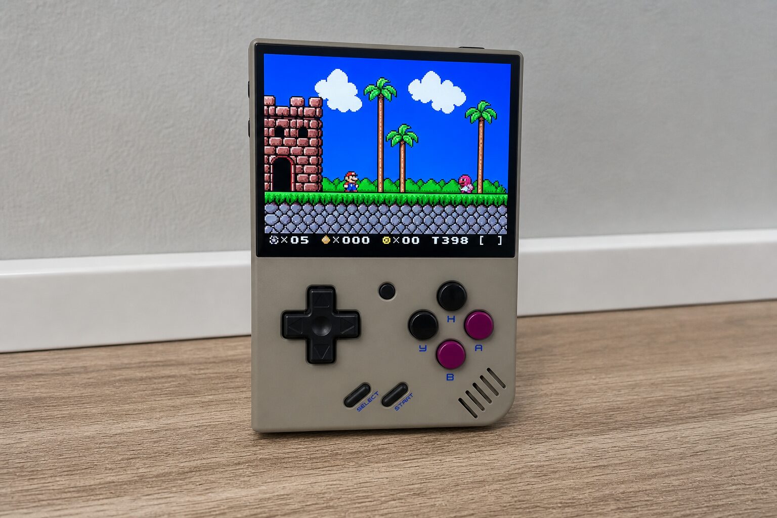 Помещается в ладонь — а внутри вся библиотека Game Boy. Фото.