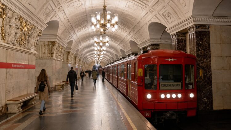 В Дубае метро ездит без машинистов 15 лет. Почему Москва отстает? Фото.