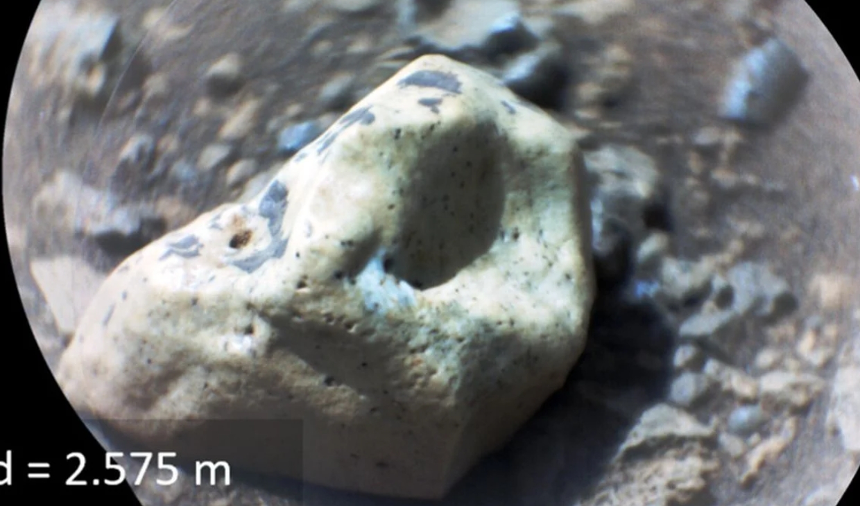 Драгоценный минерал на Марсе. Источник изображения: sciencealert.com. Фото.