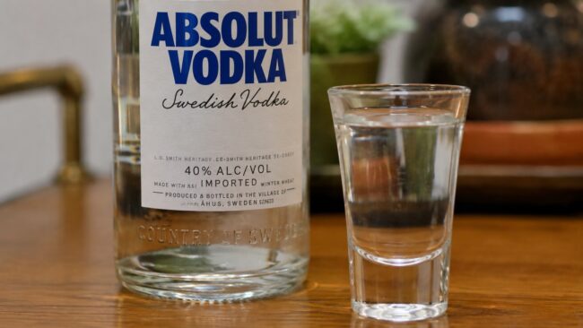 7 фактов о водке, после которых бутылка выглядит иначе. Фото.