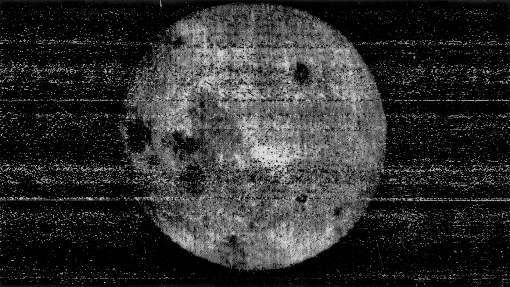 Первая фотография обратной стороны Луны