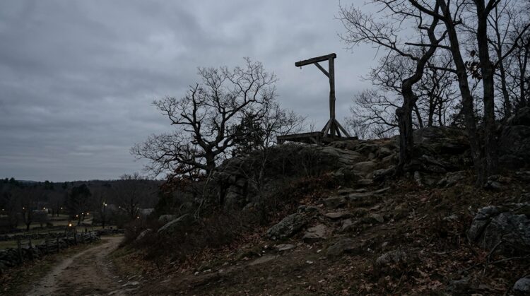 Почему ведьм в Англии вешали, а в Шотландии сжигали на костре. Фото.