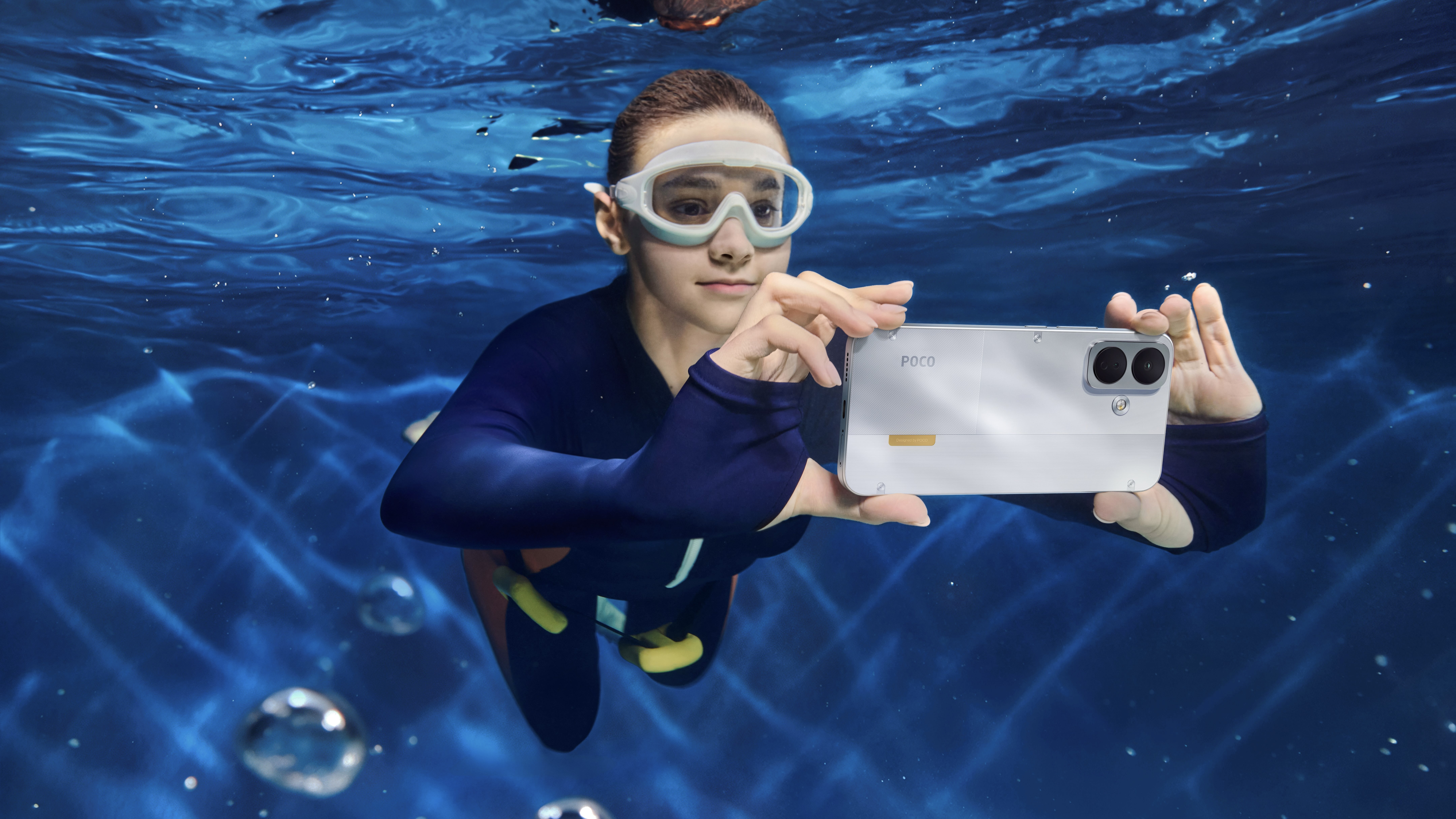 POCO X8 под водой
