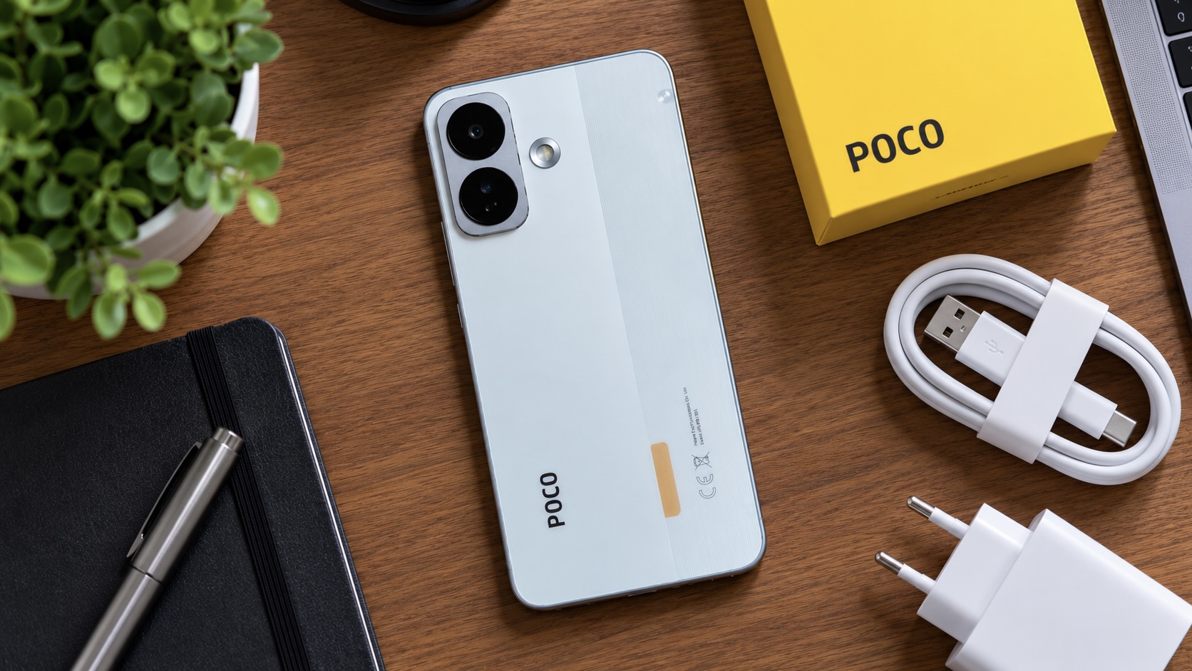 POCO X8 в белом цвете на столе